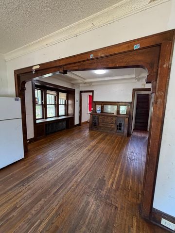 3250 Bryant Avenue N, Minneapolis, MN 55412