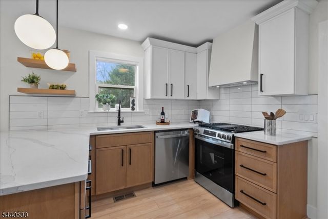 93 River View Way, Montague Twp., NJ 07827