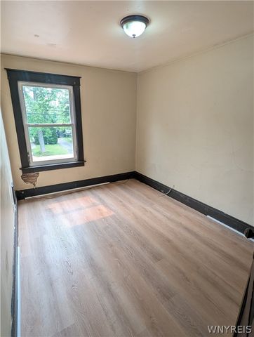 2962 Mckoon Avenue, Niagara Falls, NY 14305