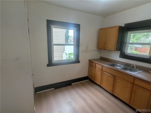 2962 Mckoon Avenue, Niagara Falls, NY 14305