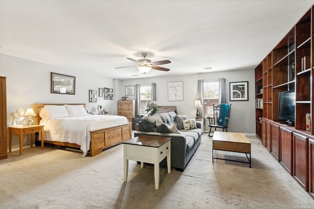 221 VALONA DR, Cibolo, TX 78108