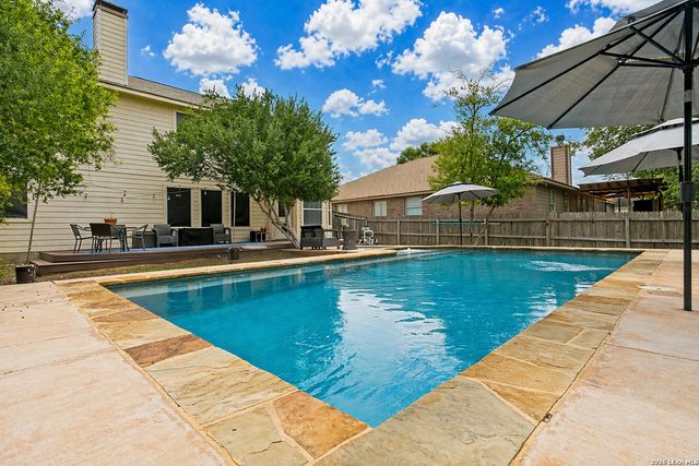 221 VALONA DR, Cibolo, TX 78108