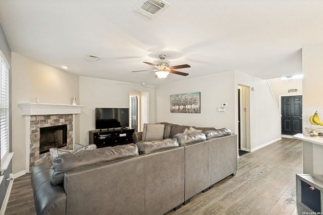 221 VALONA DR, Cibolo, TX 78108