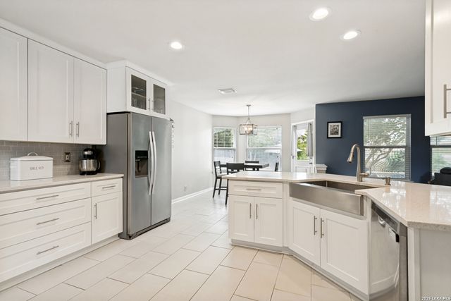 221 VALONA DR, Cibolo, TX 78108