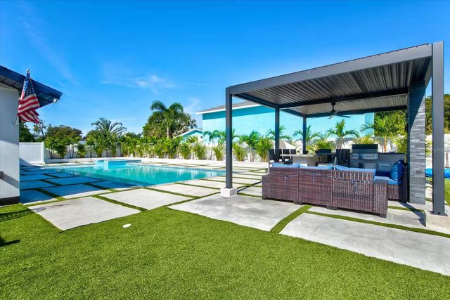 6612 9TH AVENUE NW, Bradenton, FL 34209