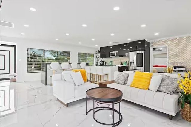 6612 9TH AVENUE NW, Bradenton, FL 34209