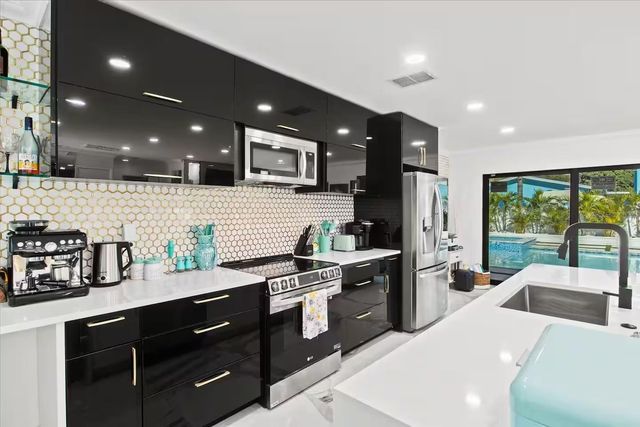 6612 9TH AVENUE NW, Bradenton, FL 34209