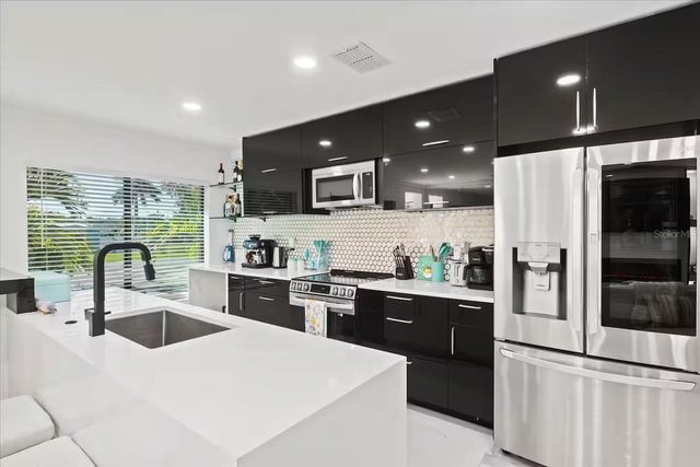 6612 9TH AVENUE NW, Bradenton, FL 34209