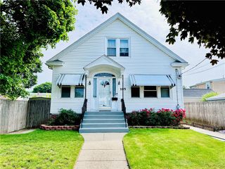 105 Overland Avenue, Cranston, RI 02910