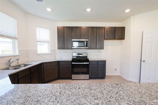 9426 Castillo Court, Magnolia, TX 77354