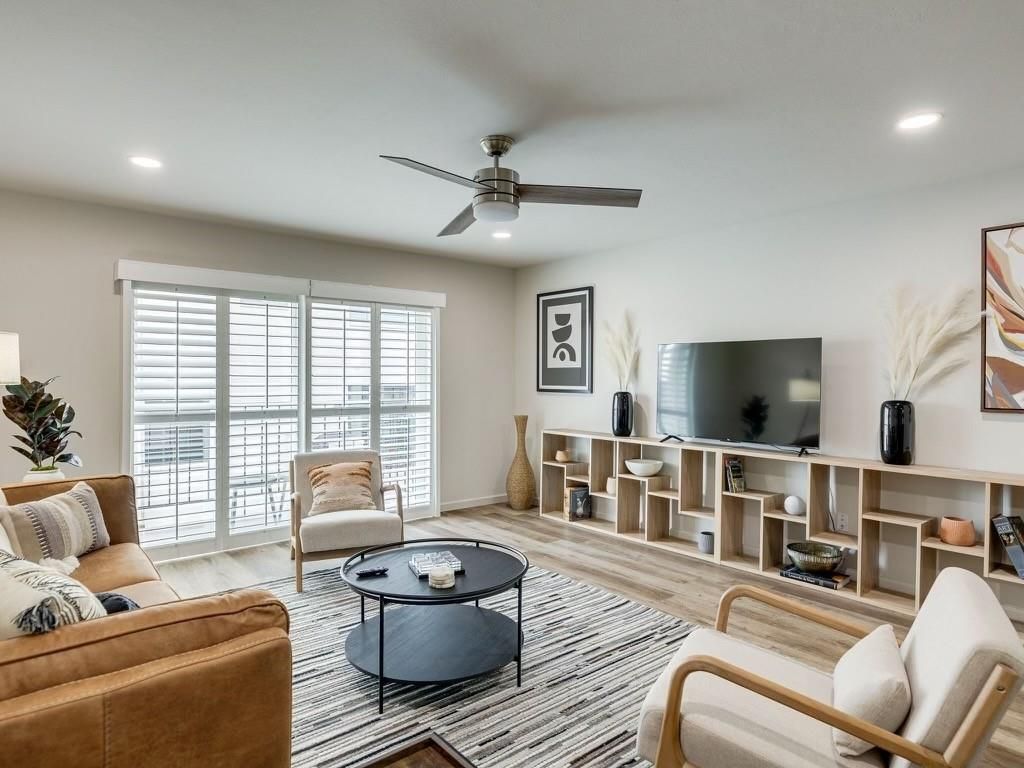 1110 Sherwood Lane 215, Nichols Hills, OK 73116