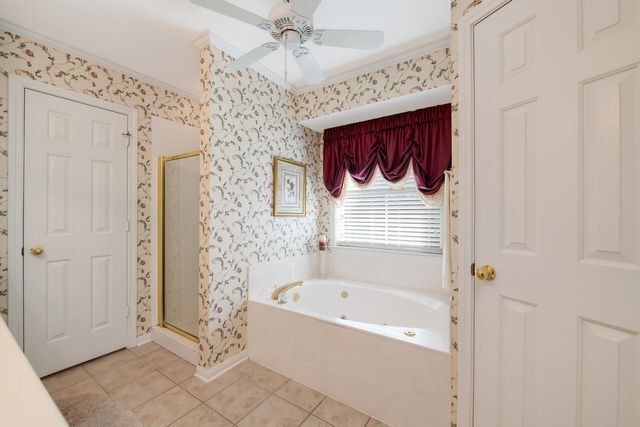 1317 Radisson Drive, Hewitt, TX 76643