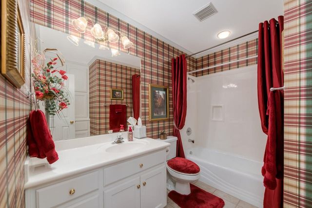 1317 Radisson Drive, Hewitt, TX 76643