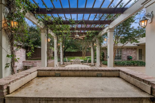 1317 Radisson Drive, Hewitt, TX 76643