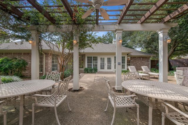 1317 Radisson Drive, Hewitt, TX 76643
