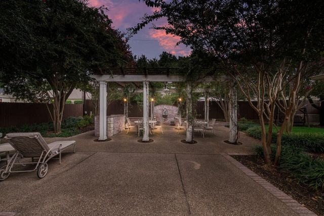 1317 Radisson Drive, Hewitt, TX 76643