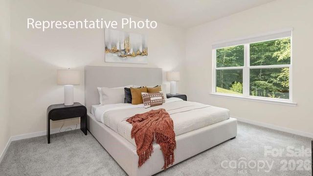 633 17th Avenue Drive NE, Hickory, NC 28601