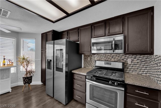 1527 Bent Arrow Drive, North Las Vegas, NV 89031