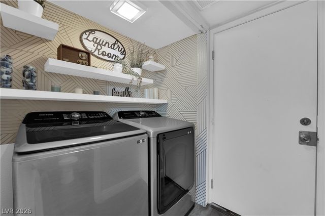 1527 Bent Arrow Drive, North Las Vegas, NV 89031