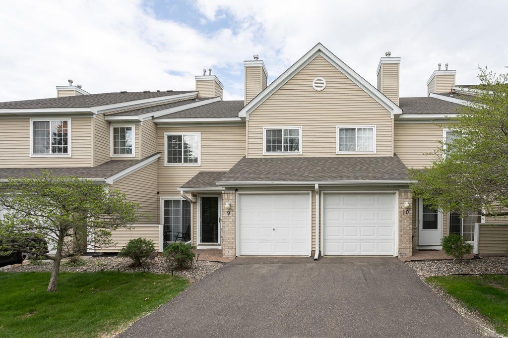 2225 Ranchview Lane N 9, Plymouth, MN 55447