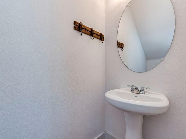 2208 Capulet ST, Austin, TX 78741