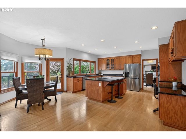 12757 Nw HARTFORD St, Portland, OR 97229