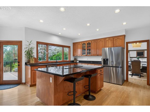 12757 Nw HARTFORD St, Portland, OR 97229