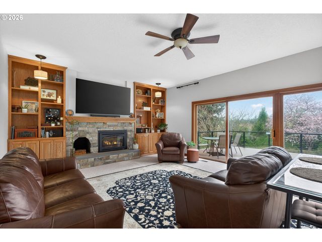 12757 Nw HARTFORD St, Portland, OR 97229