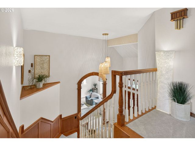 12757 Nw HARTFORD St, Portland, OR 97229