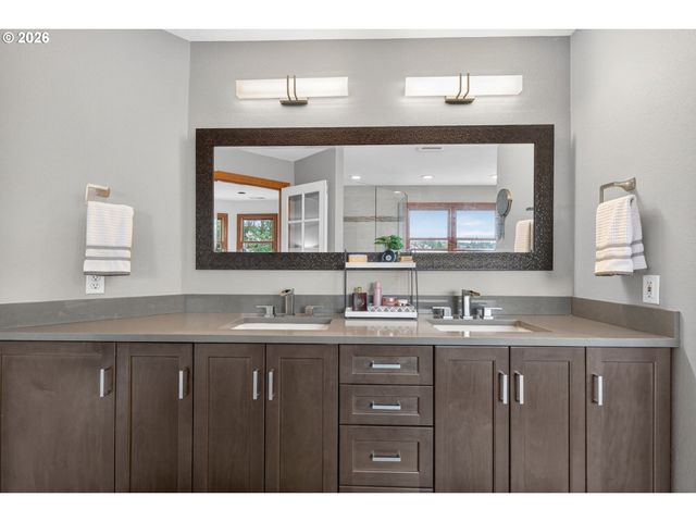 12757 Nw HARTFORD St, Portland, OR 97229