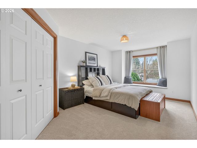 12757 Nw HARTFORD St, Portland, OR 97229