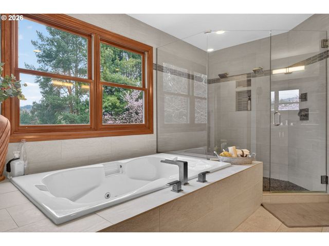 12757 Nw HARTFORD St, Portland, OR 97229