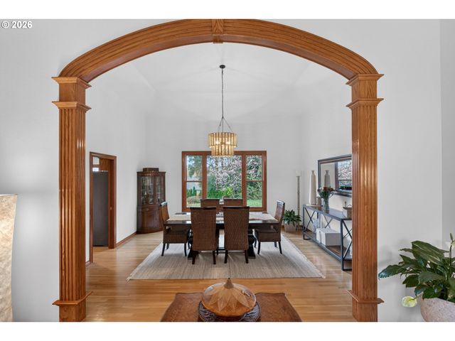 12757 Nw HARTFORD St, Portland, OR 97229