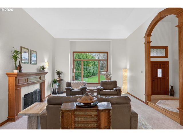 12757 Nw HARTFORD St, Portland, OR 97229