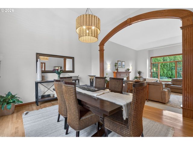 12757 Nw HARTFORD St, Portland, OR 97229