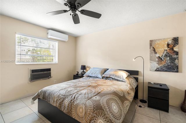 160 NE 8th Ave 21A, Hallandale Beach, FL 33009