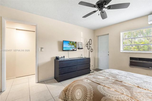 160 NE 8th Ave 21A, Hallandale Beach, FL 33009