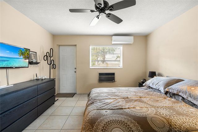 160 NE 8th Ave 21A, Hallandale Beach, FL 33009