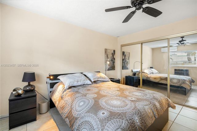 160 NE 8th Ave 21A, Hallandale Beach, FL 33009