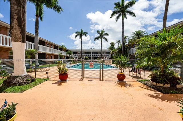 160 NE 8th Ave 21A, Hallandale Beach, FL 33009