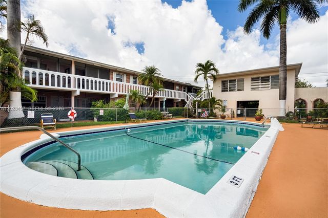 160 NE 8th Ave 21A, Hallandale Beach, FL 33009