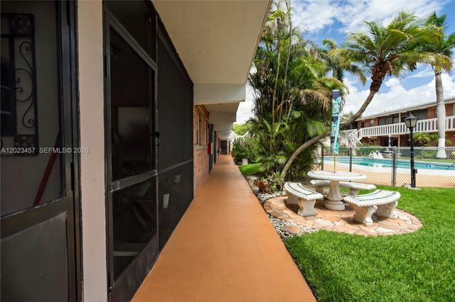 160 NE 8th Ave 21A, Hallandale Beach, FL 33009