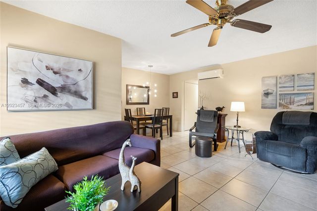 160 NE 8th Ave 21A, Hallandale Beach, FL 33009