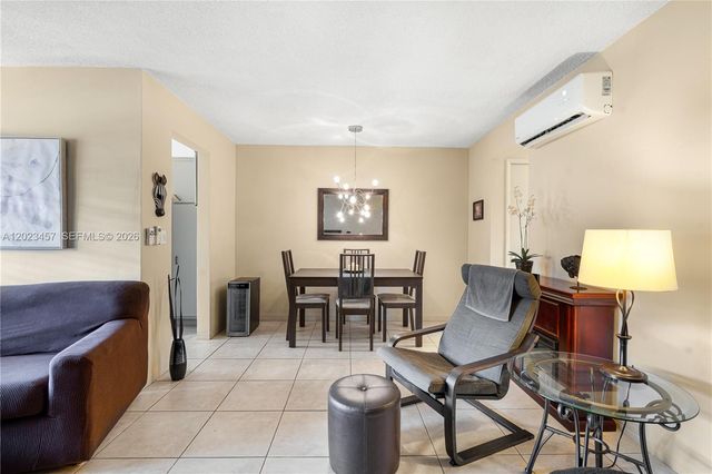 160 NE 8th Ave 21A, Hallandale Beach, FL 33009