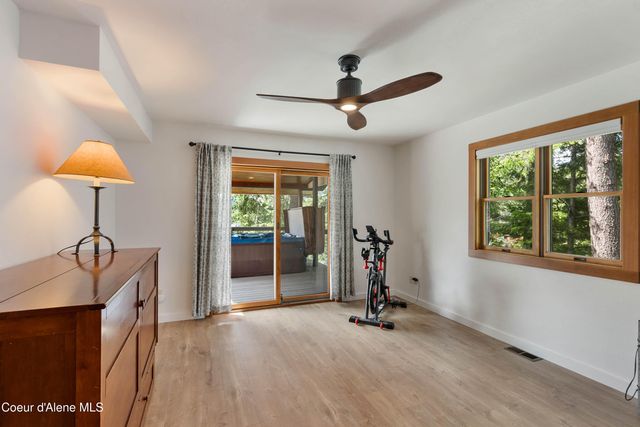 2385 Sunnyside RD, Sandpoint, ID 83864