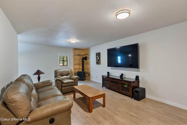 2385 Sunnyside RD, Sandpoint, ID 83864