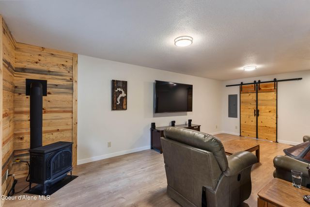 2385 Sunnyside RD, Sandpoint, ID 83864
