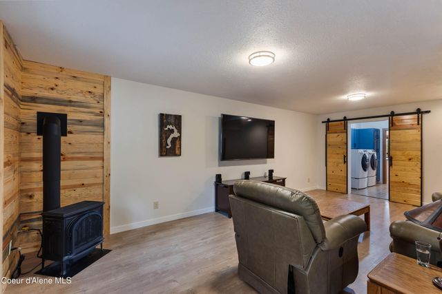 2385 Sunnyside RD, Sandpoint, ID 83864