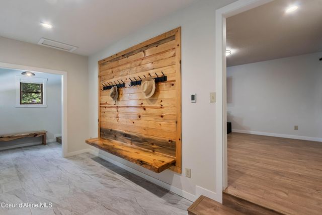 2385 Sunnyside RD, Sandpoint, ID 83864