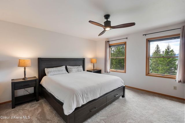 2385 Sunnyside RD, Sandpoint, ID 83864